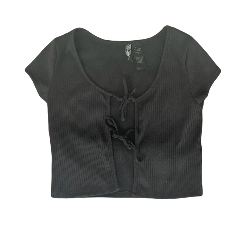 Black cropped top with ties in front. Luna Chix. Perfect for layering
